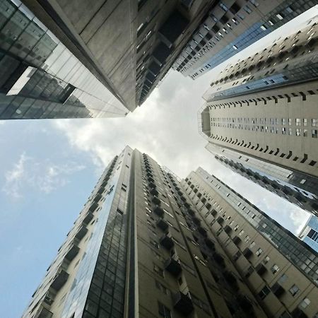 טאגיג Fort Victoria Condominium Tower C מראה חיצוני תמונה