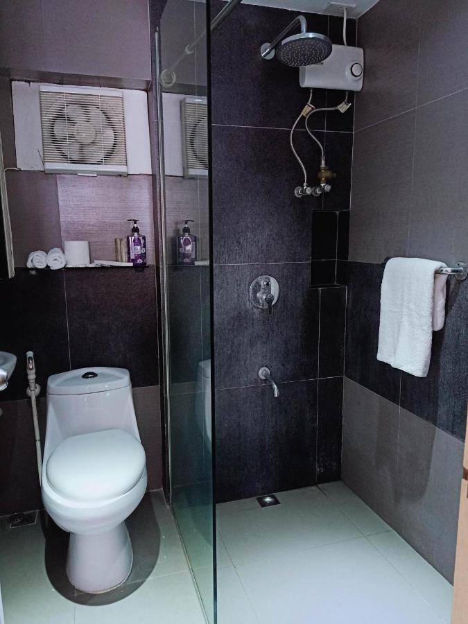 טאגיג Fort Victoria Condominium Tower C מראה חיצוני תמונה