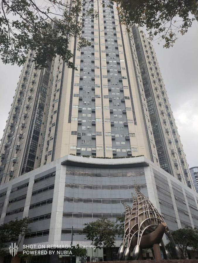 טאגיג Fort Victoria Condominium Tower C מראה חיצוני תמונה
