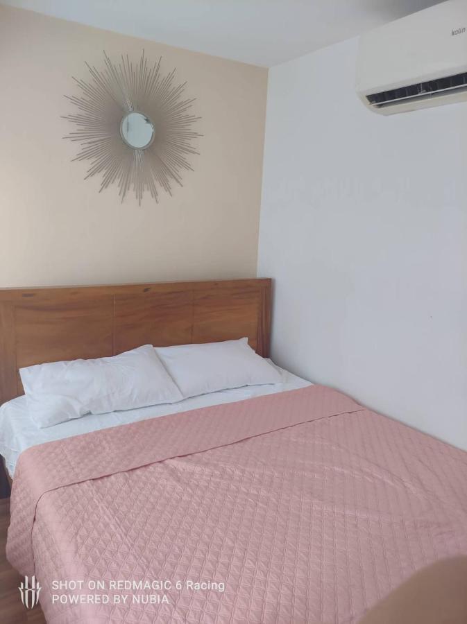 טאגיג Fort Victoria Condominium Tower C מראה חיצוני תמונה