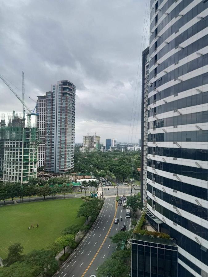 טאגיג Fort Victoria Condominium Tower C מראה חיצוני תמונה